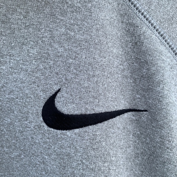 Nike Quarter Zip - Picture 3 of 6